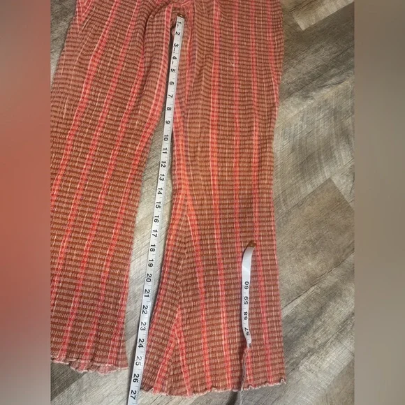 Free People, size XS sear sucker feel flare leg pants, tiny ruffle trim - Picture 8 of 8